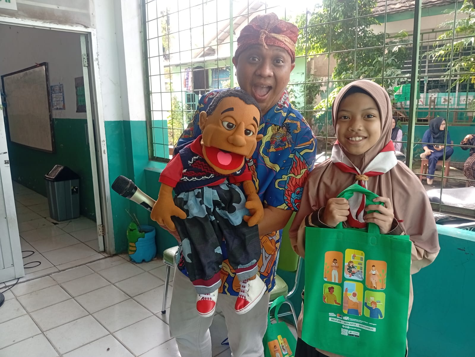 Wisata LiterAsyik Ke SDI Cililitan II